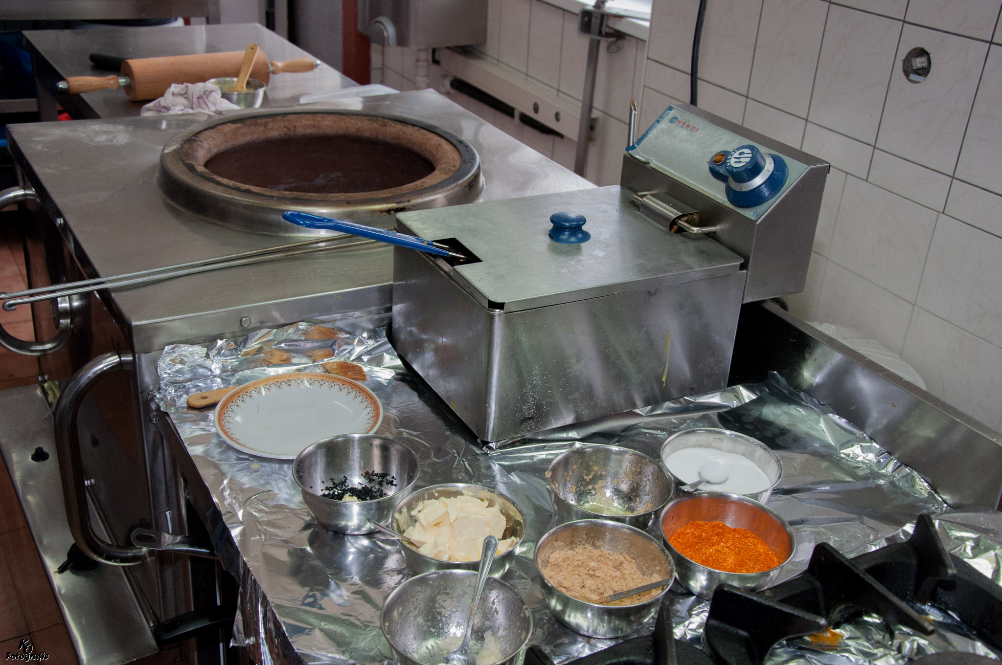 IN INDISCHEM ESSEN VERWENDETEN GEWÜRZE UND KRÄUTER... IN INDISCHEM ESSEN VERWENDETEN GEWÜRZE UND KRÄUTER...